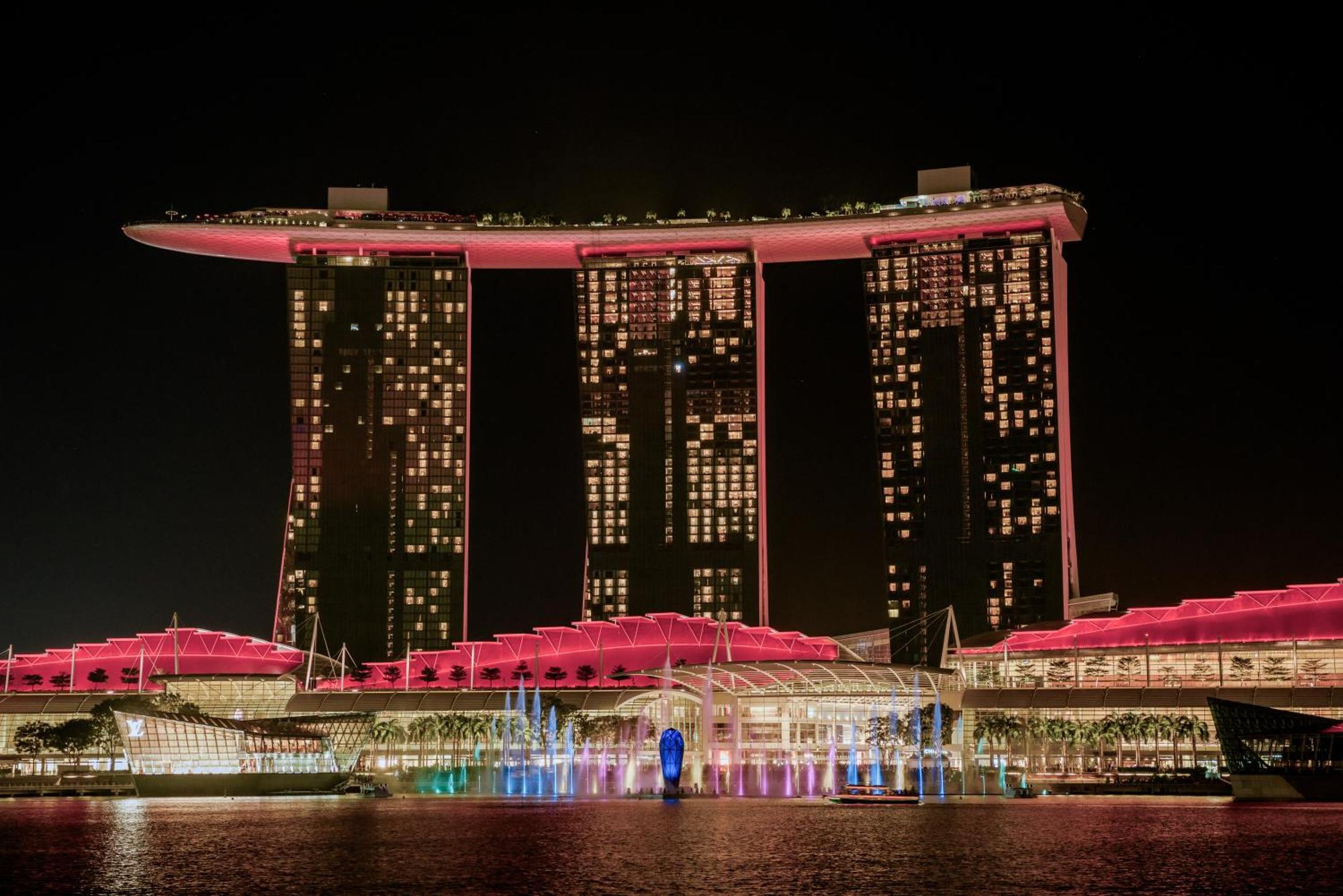 Marina Bay Sands Singapore Buitenkant foto Marina East at night